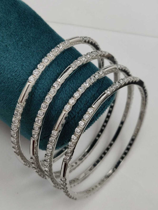 DELICATE AD 4PCS BANGLES