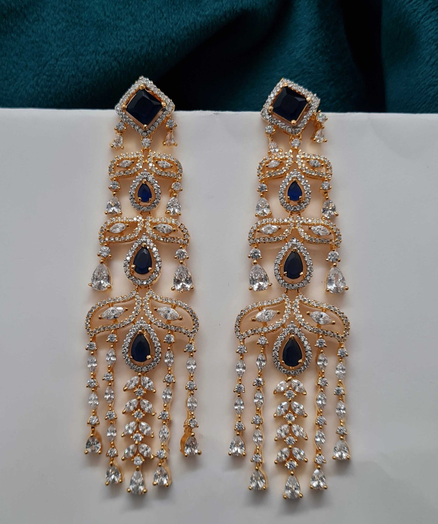 ELEGANT AD EARRINGS