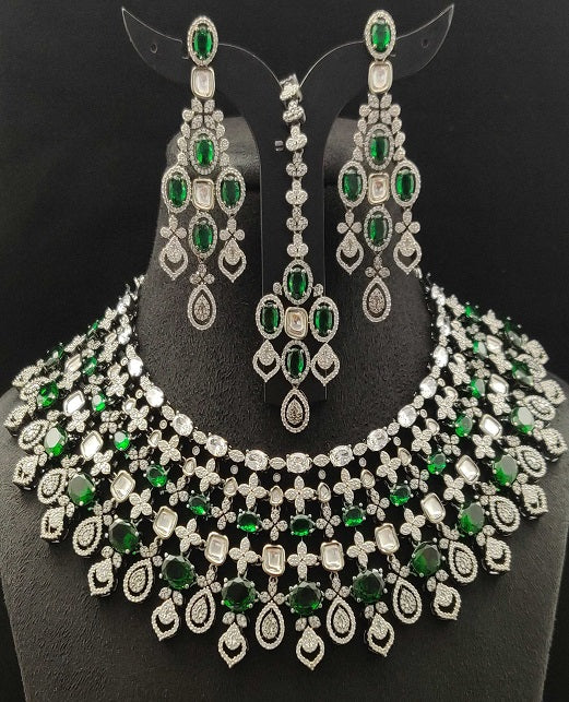 EXCLUSIVE AD KUNDAN FUSION NECKLACE