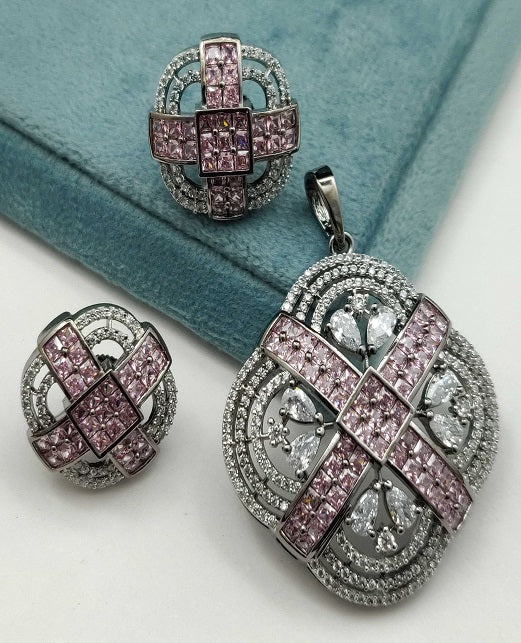 INVISIBLE SETTING AD LOCKET SET