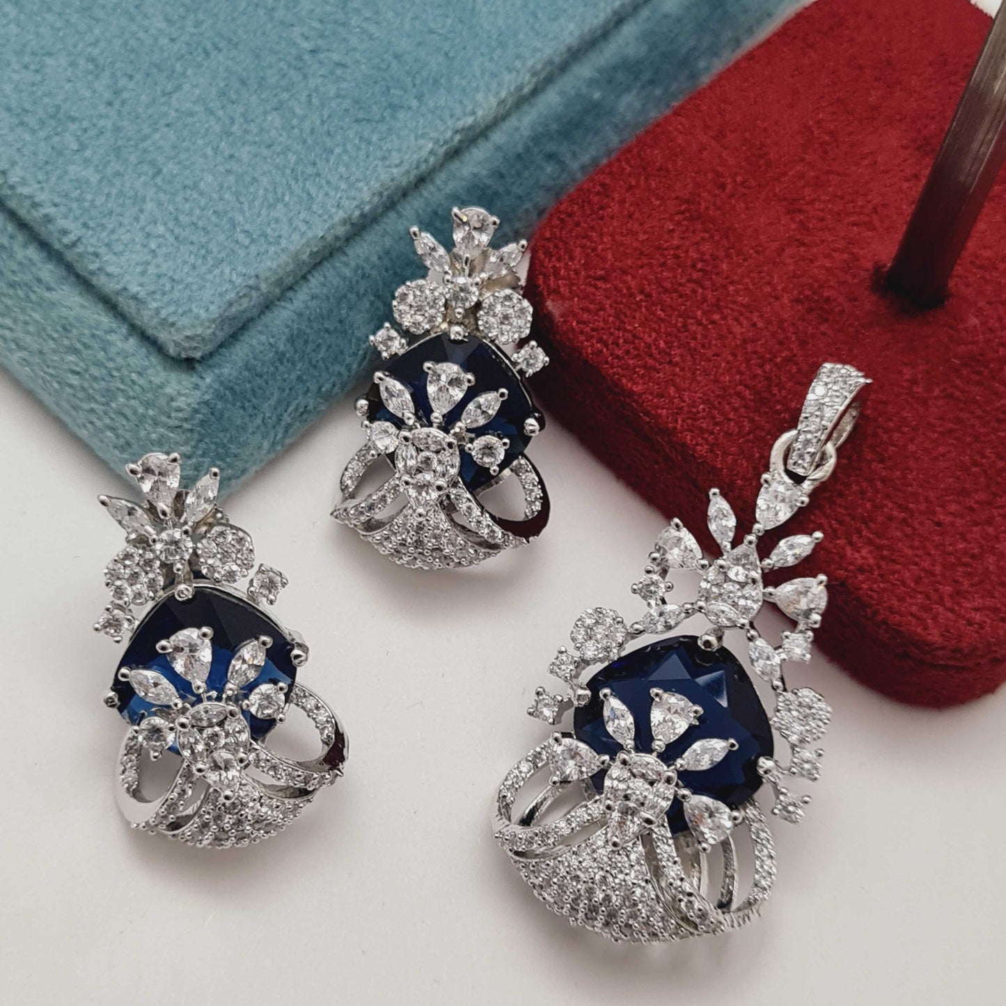 DESIGNER CZ LOCKET SET