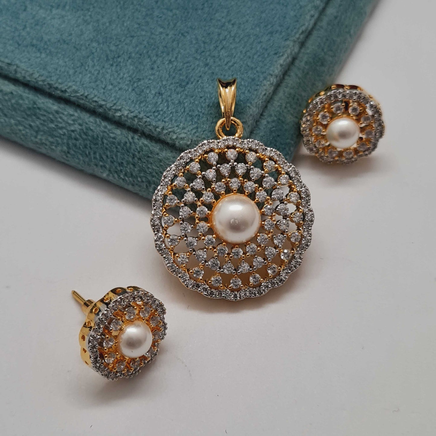 PEARL SPARKLE AD LOCKET SET