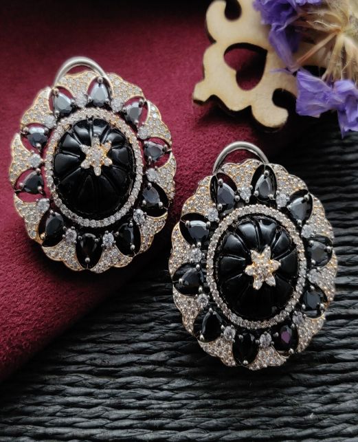 CLASSIC CZ STUDS