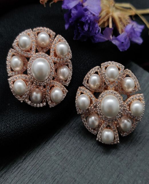 PEARL FANCY AD STUDS