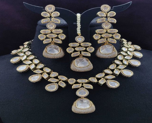 ELEGANT KUNDAN NECKLACE