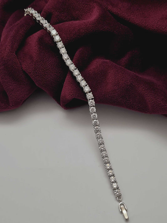 CLASSIC DIAMOND TENNIS BRACELET