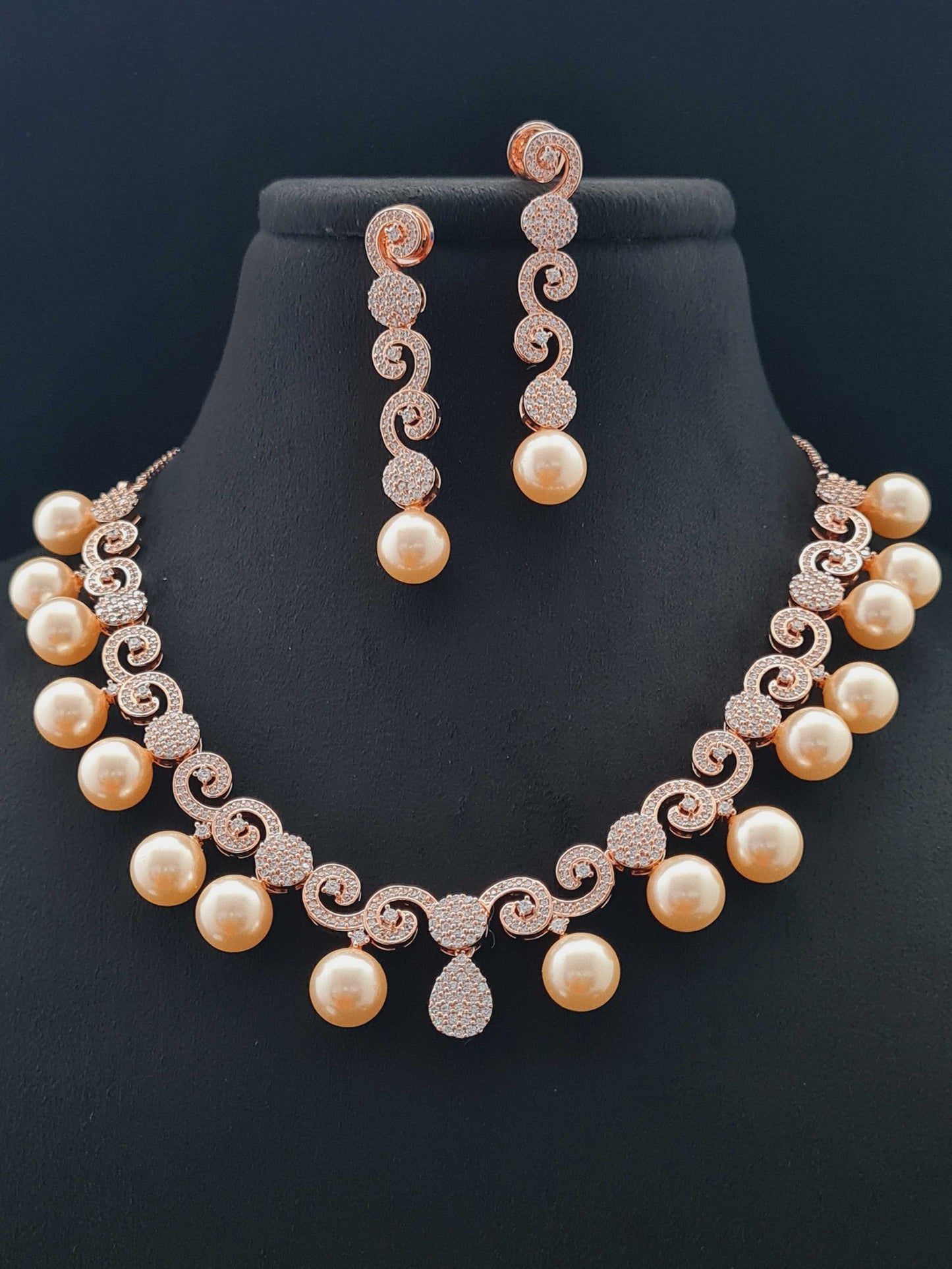 CLASSIC PEARL AD NECKLACE