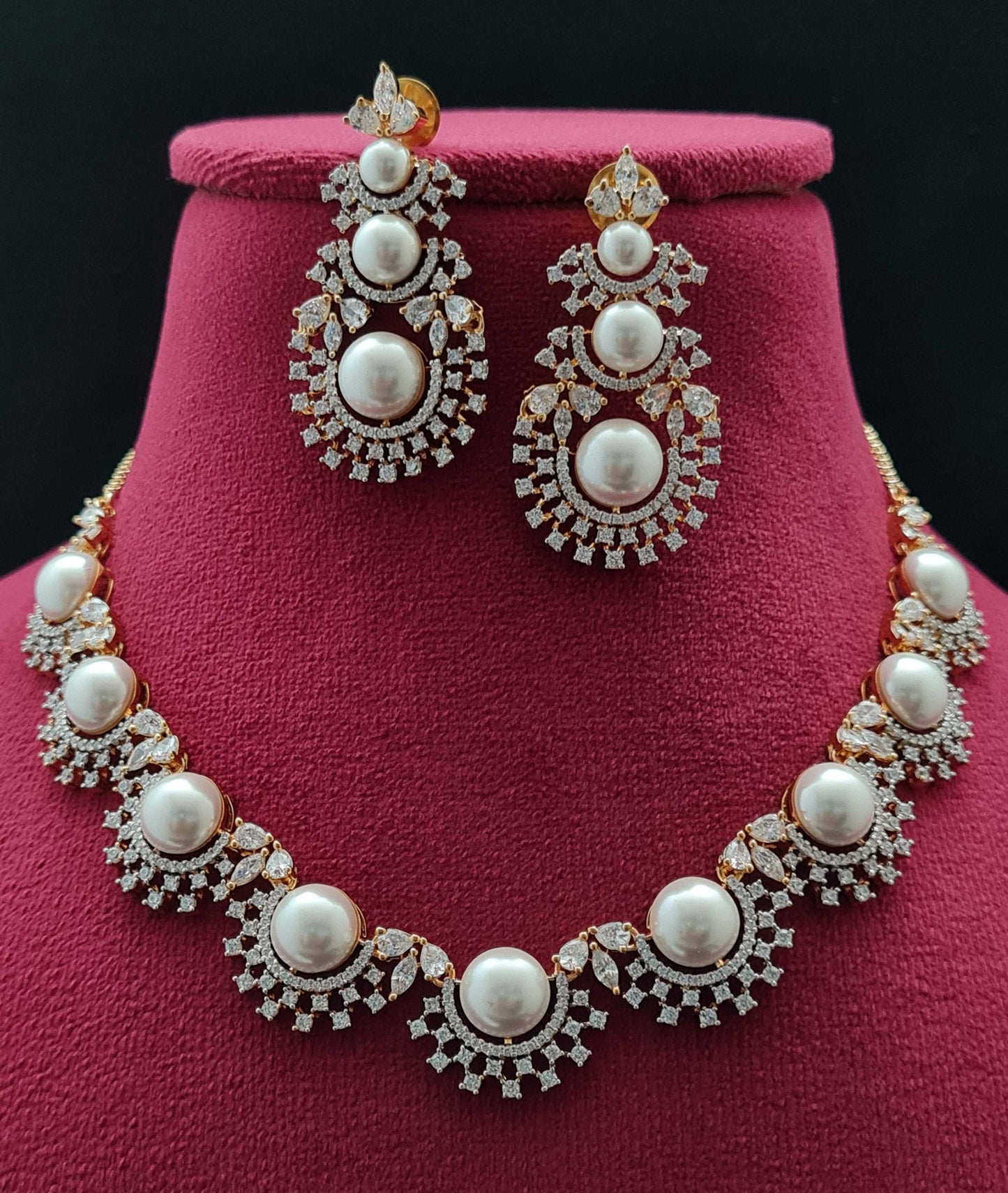 PEARL CLASSIC AD NECKLACE