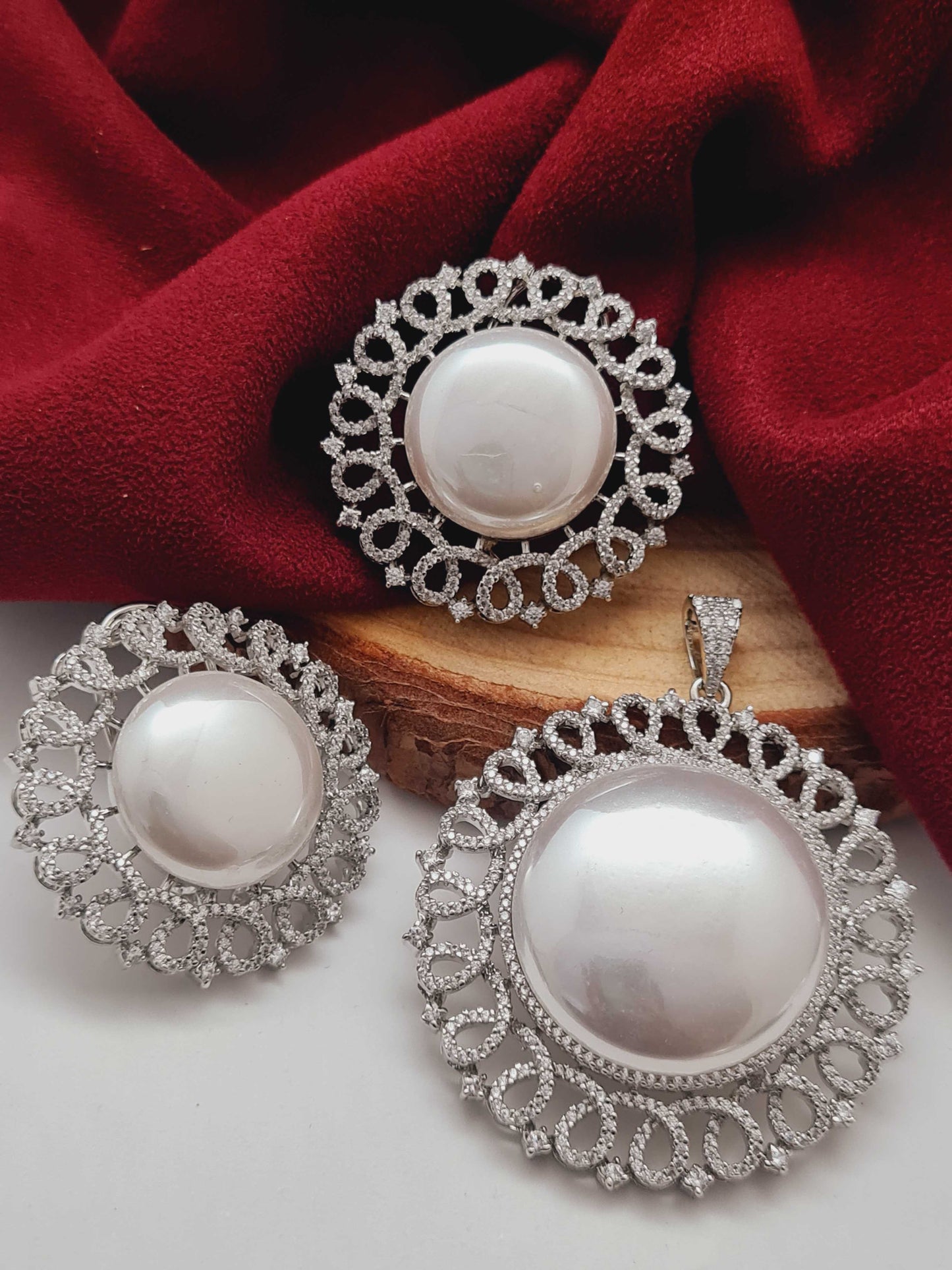 PEARL SPARKLE AD LOCKET SET