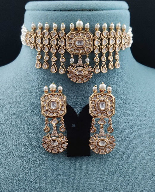 EXCLUSIVE KUNDAN CHOKER