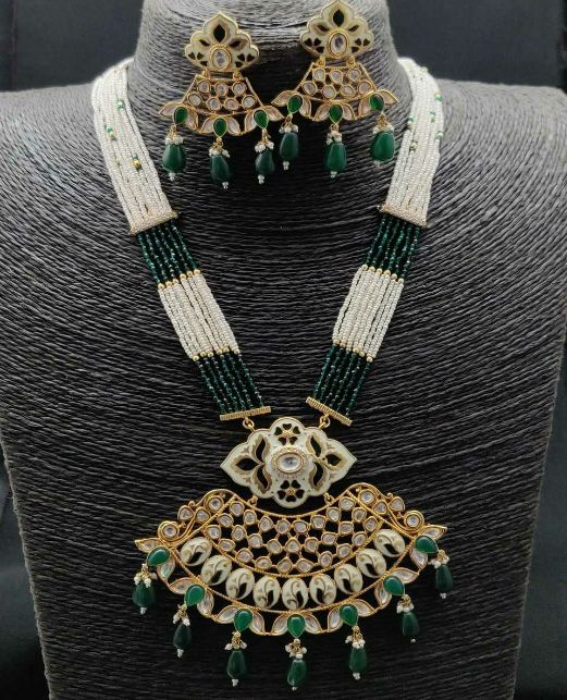 TRADITIONAL KUNDAN MALA PENDANT SET