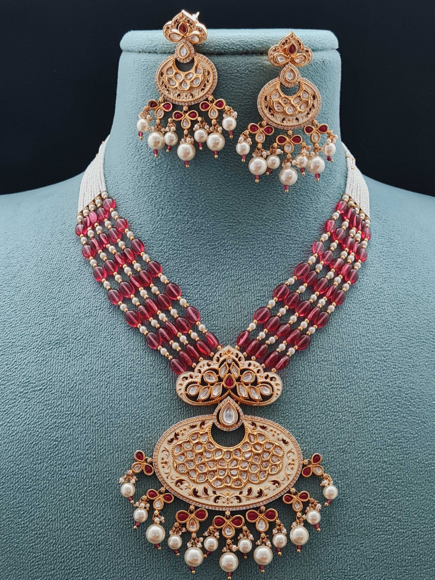 EMBELLISHED KUNDAN MALA PENDENT SET