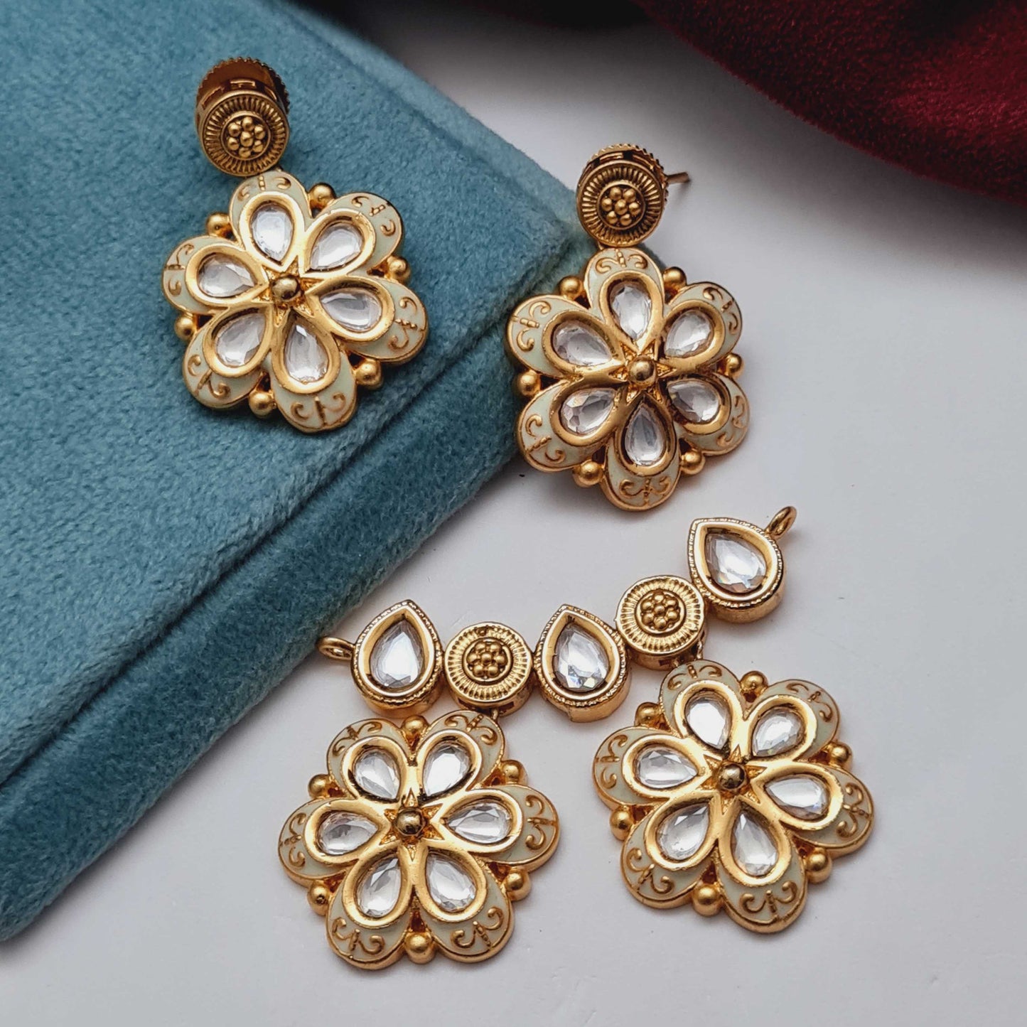 FLORAL DESIGN KUNDAN MS PENDANT