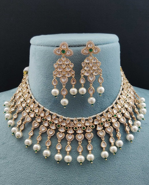 TWINKLING KUNDAN NECKLACE