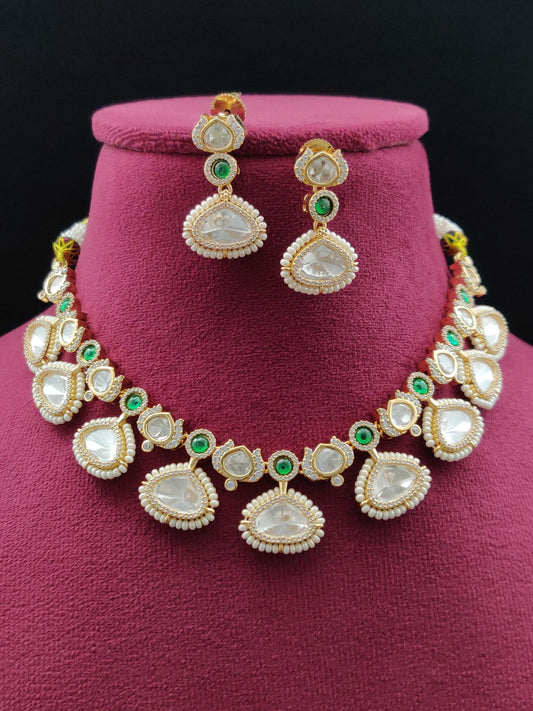 ELEGANT KUNDAN NECKLACE