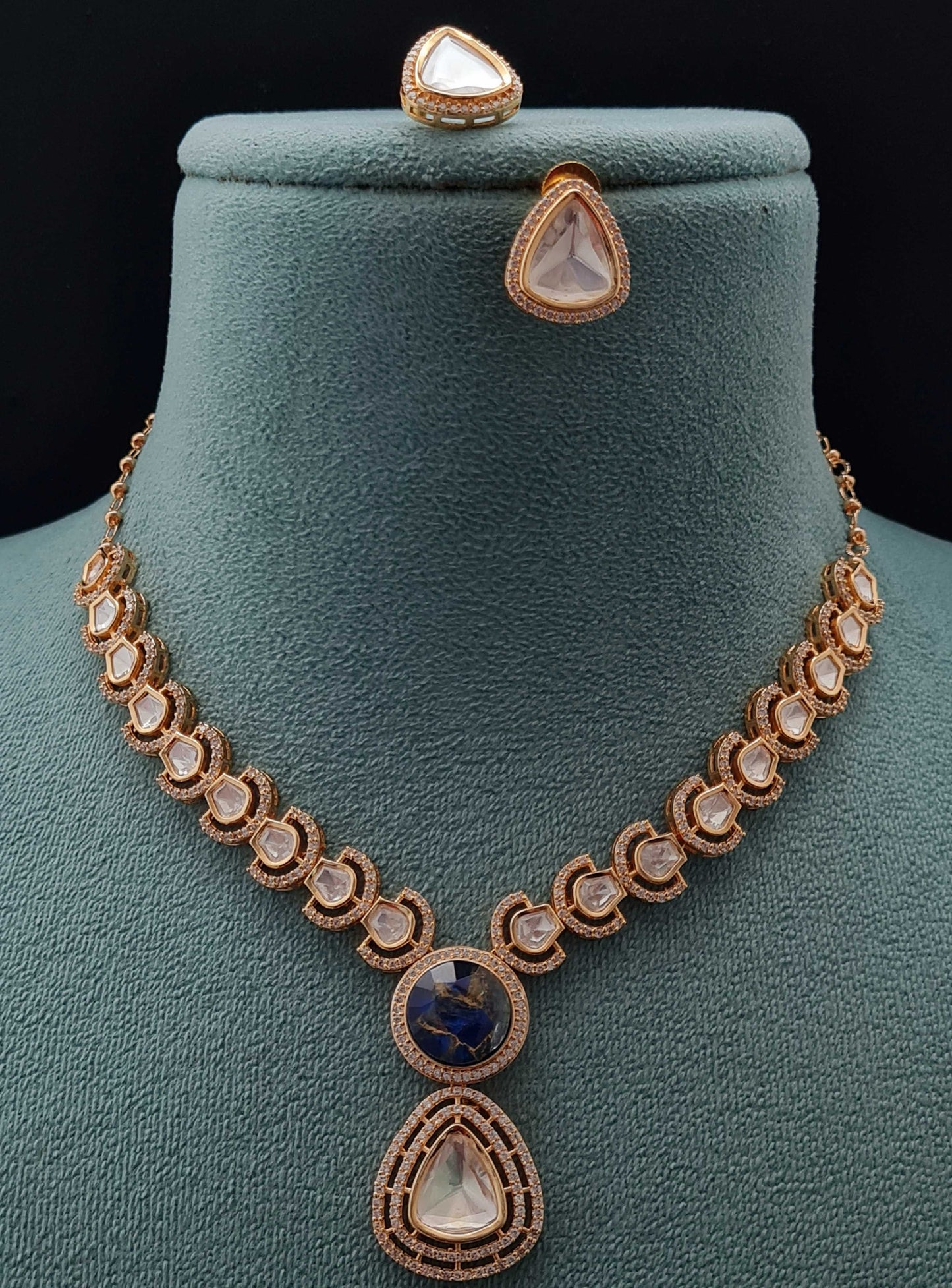 CLASSIC KUNDAN NECKLACE