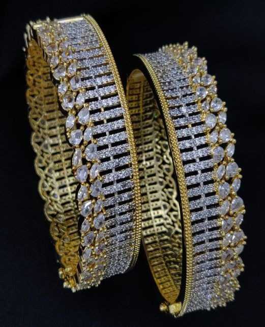 CHARM AD 2PC BANGLES