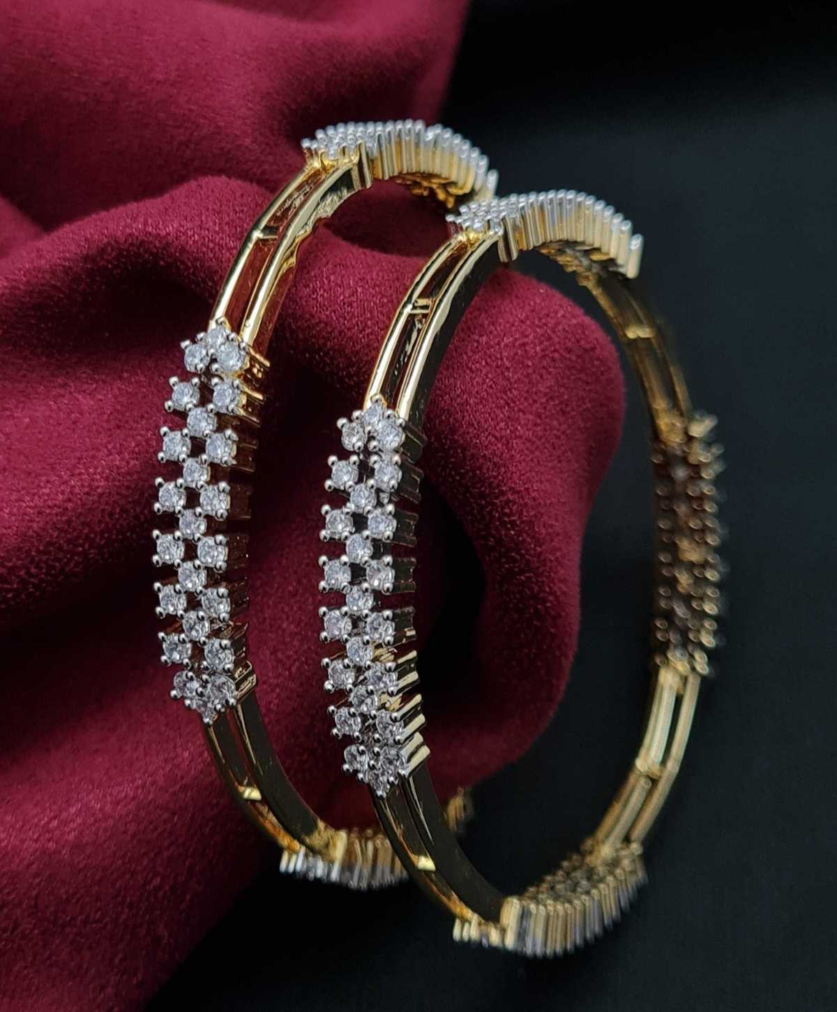 DELICATE AD 2PC BANGLES