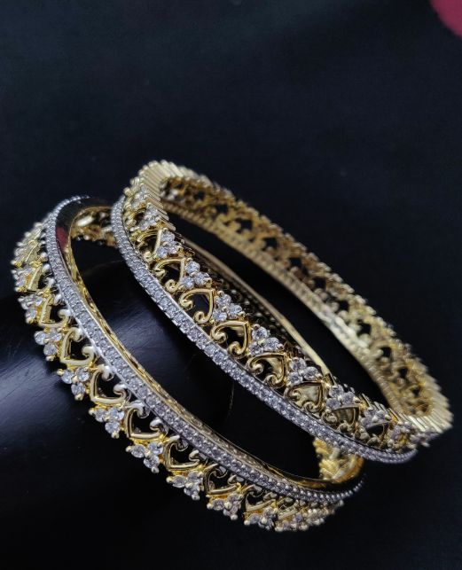 DELICATE AD 2PC BANGLES