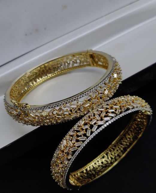 CRYSTAL BAGUETTE AD 2PC BANGLES