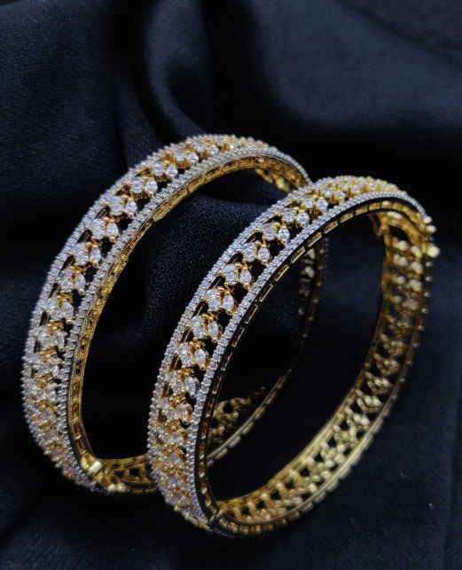 ELEGANT AD 2PC BANGLES