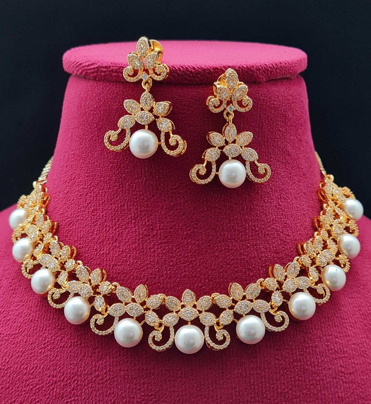 PEARL CHARMING AD NECKLACE