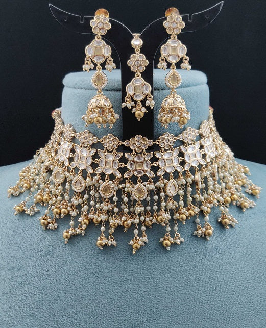 TWINKLING PEARL KUNDAN CHOKER