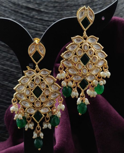 TRENDY KUNDAN EARRINGS