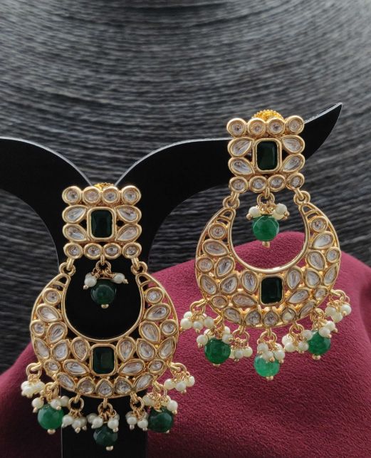 TRENDY KUNDAN EARRINGS