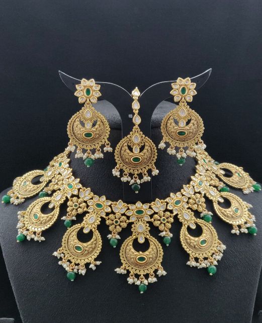 CLASSIC KUNDAN NECKLACE