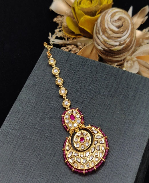 MOON SHAPE KUNDAN MAANG TIKKA