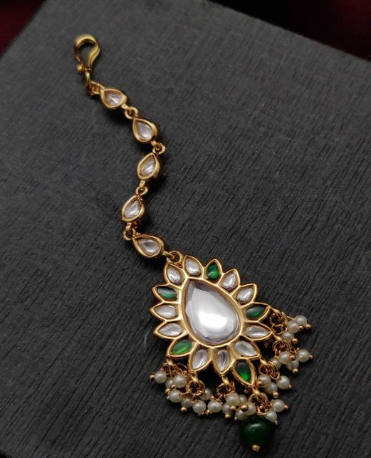 STYLISH KUNDAN MAANG TIKKA