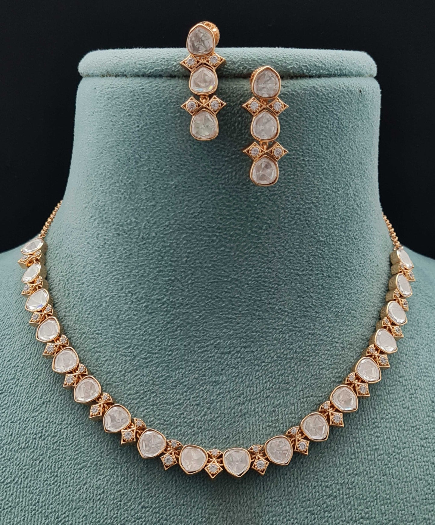 DELICATE KUNDAN NECKLACE