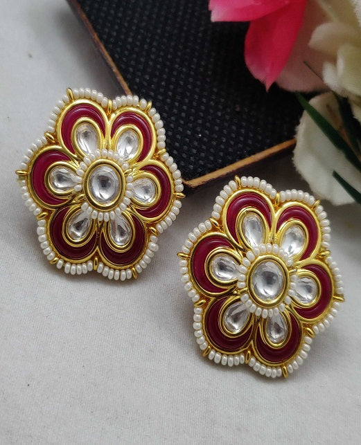 FLORAL DESIGN PEARL KUNDAN STUDS