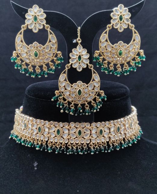 ETHNIC KUNDAN CHOKER