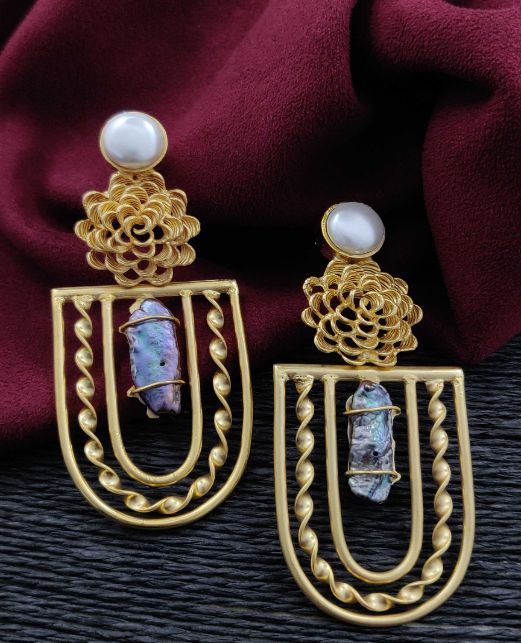 DANGLING ANTIQUE EARRINGS