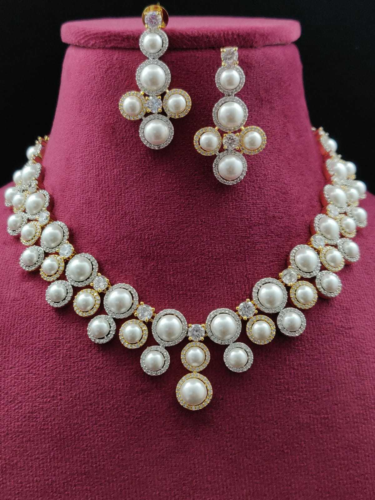 PEARL CLASSIC AD NECKLACE