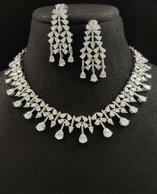 ELEGANCE AD NECKLACE