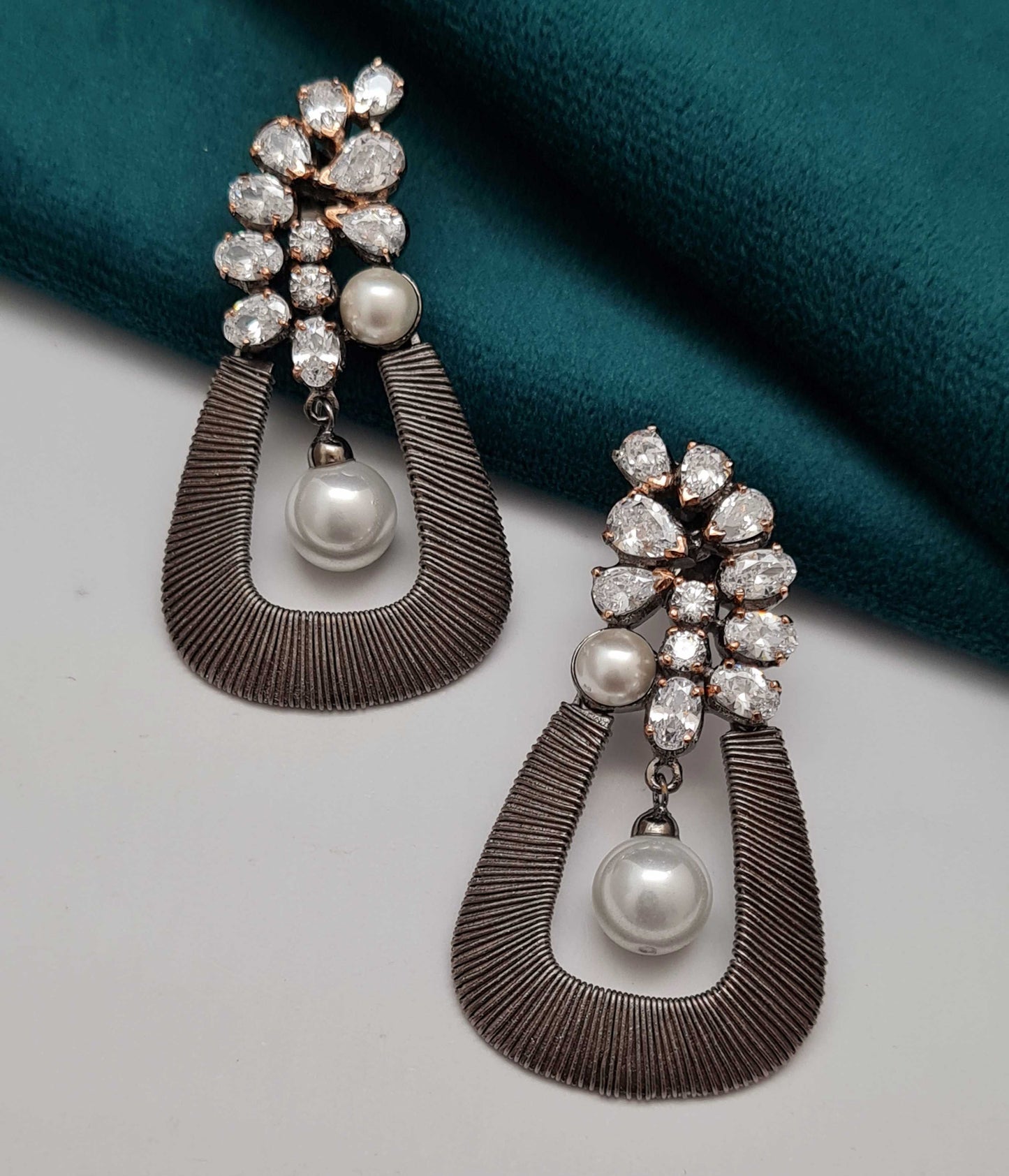 CONTEMPORARY AD EARRINGS