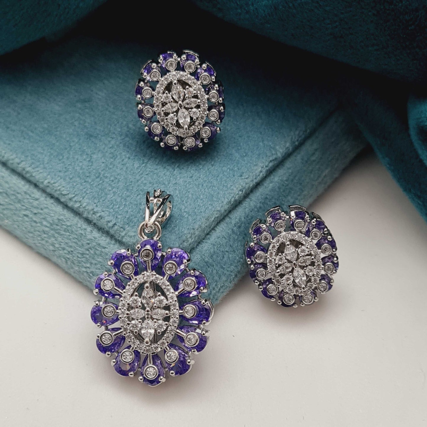 CZ CLASSIC LOCKET SET