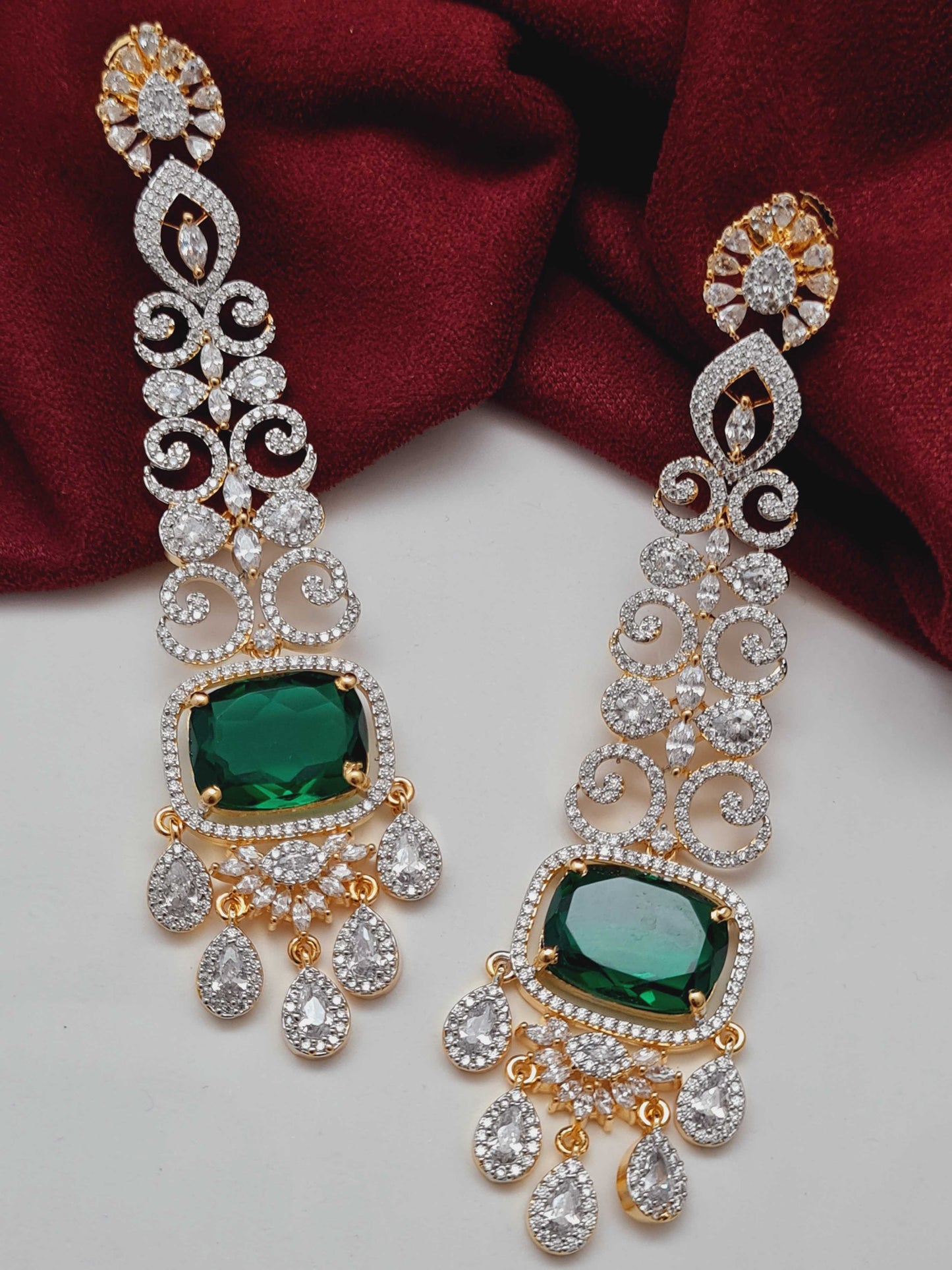 LONG ELEGANCE AD EARRINGS