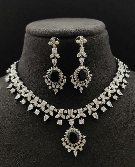 TRENDY CZ NECKLACE