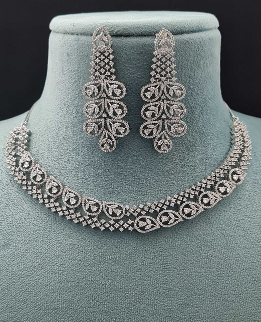 ELEGANCE AD NECKLACE