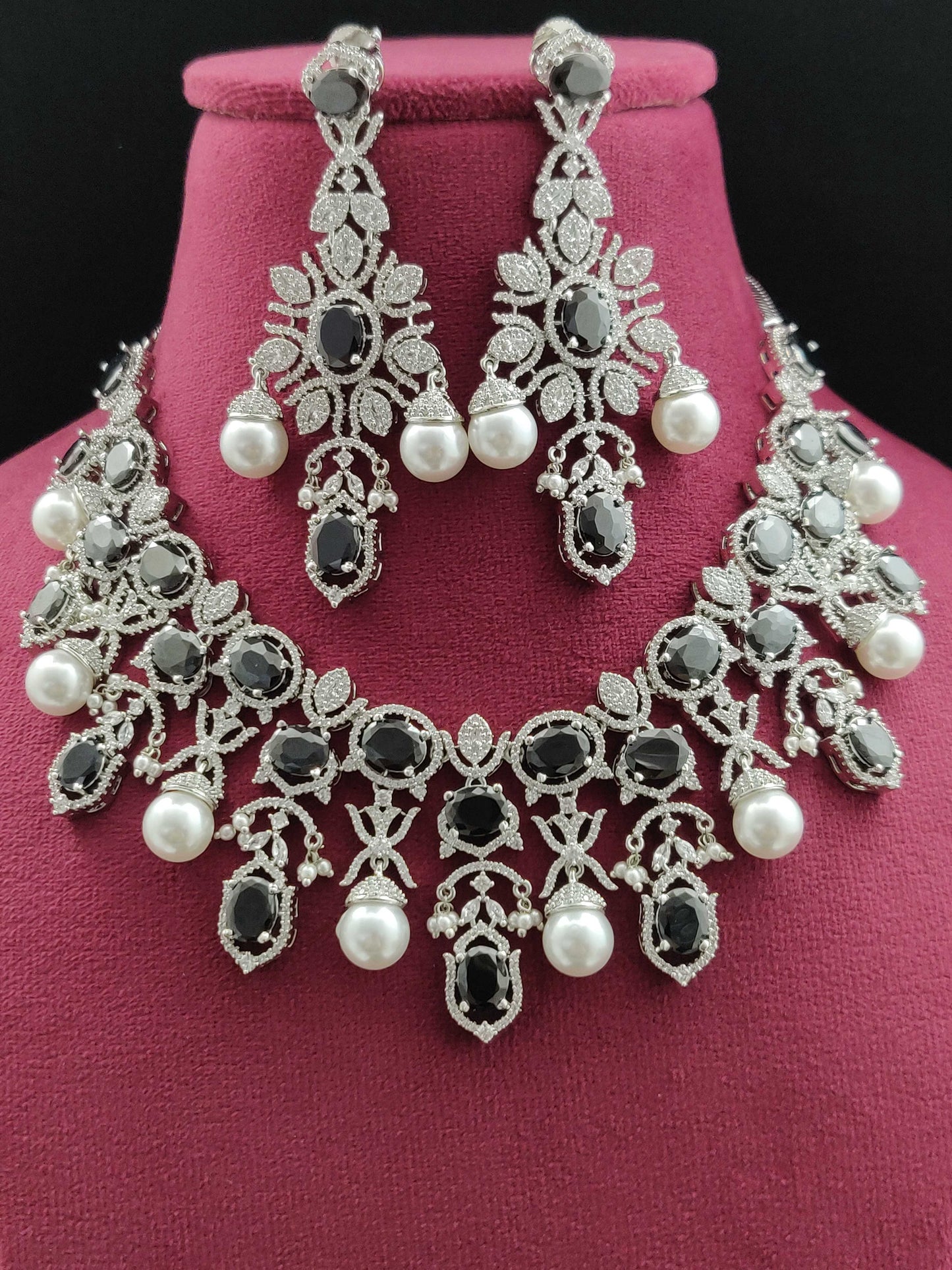 PEARL DESIGNER AD NECKLACE