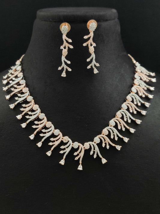 FANCY AD NECKLACE