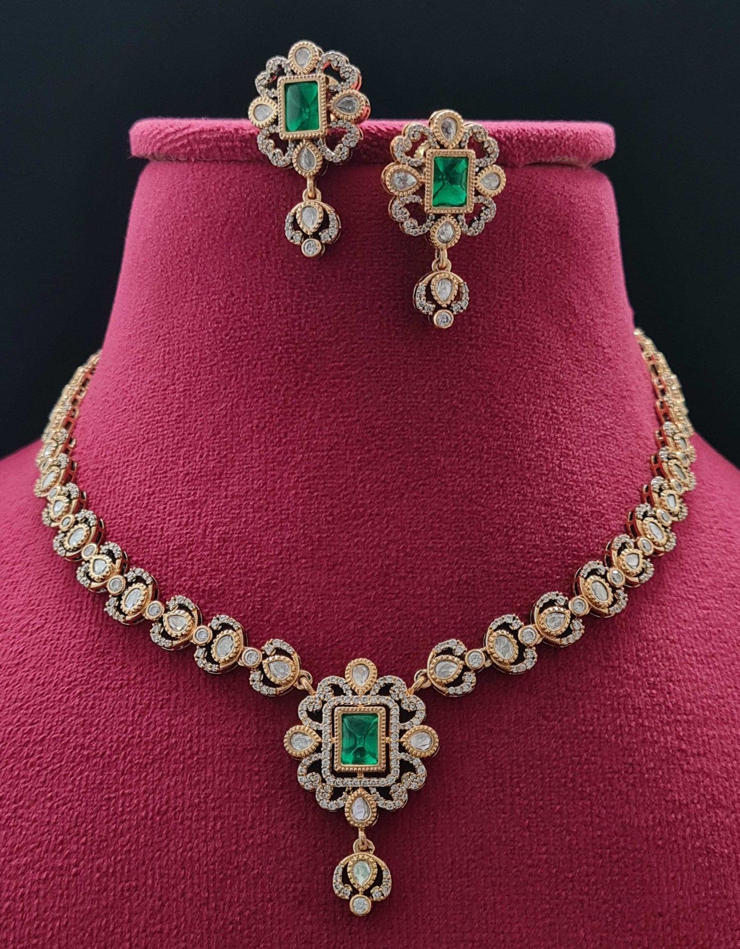 CLASSIC KUNDAN NECKLACE