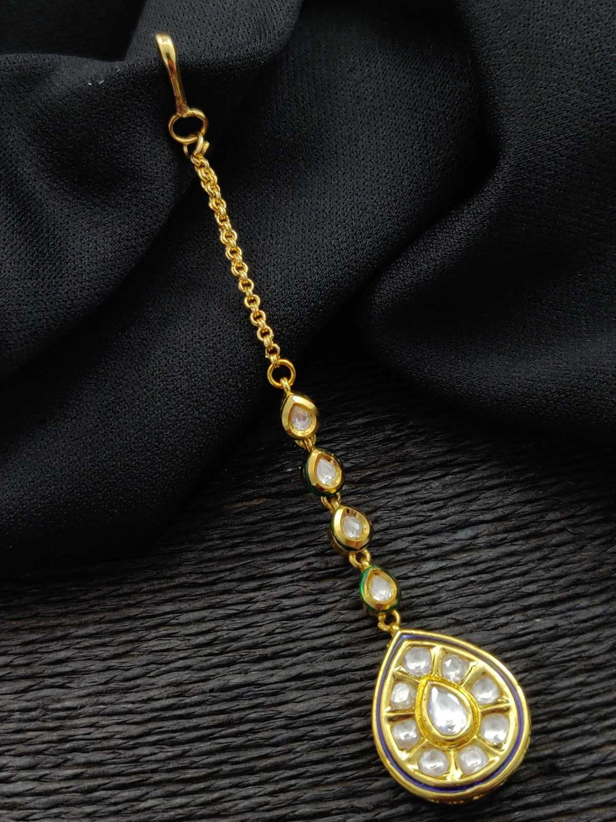 DELICATE KUNDAN MAANG TIKKA